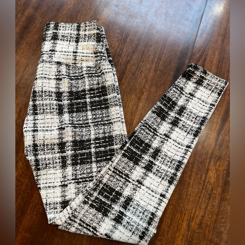 Plaid leggings from Carbon38